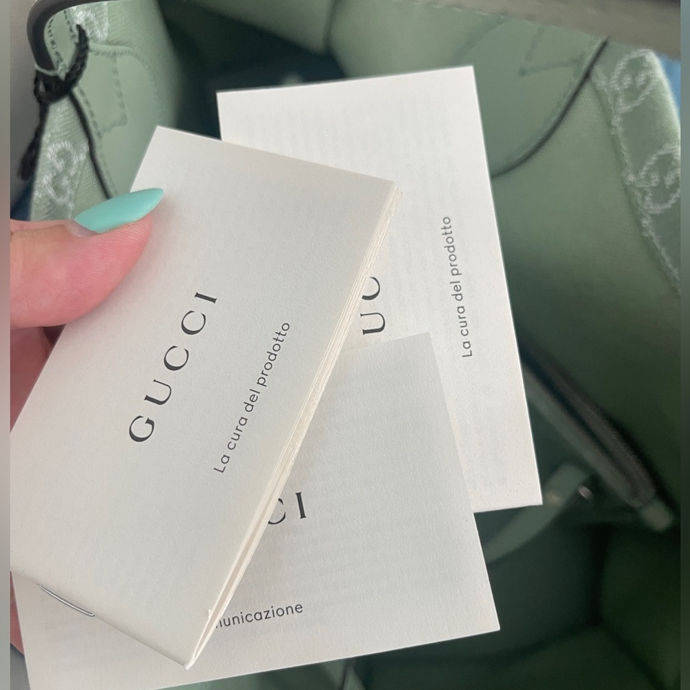 $3850 New GUCCI LG Mint Sage Green Supreme Tote with Detachable Matching Pouch - Picture 10 of 17